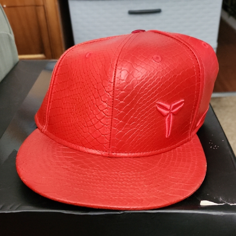 Nike Red Snapback Hat Premium Streetwear